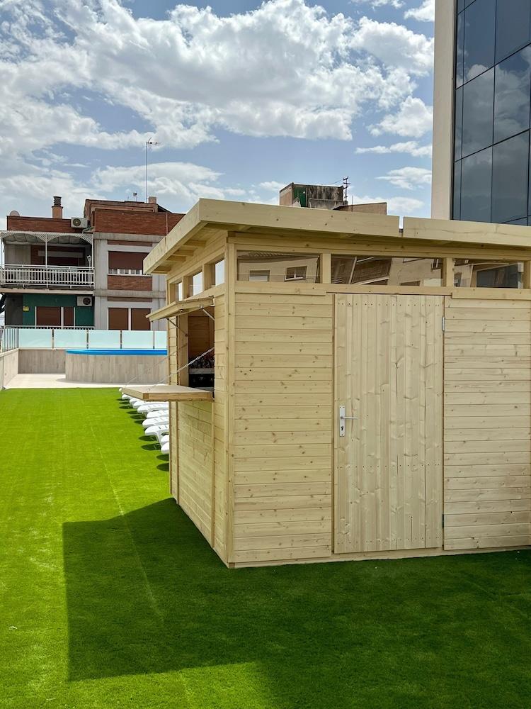 Hotel Tent