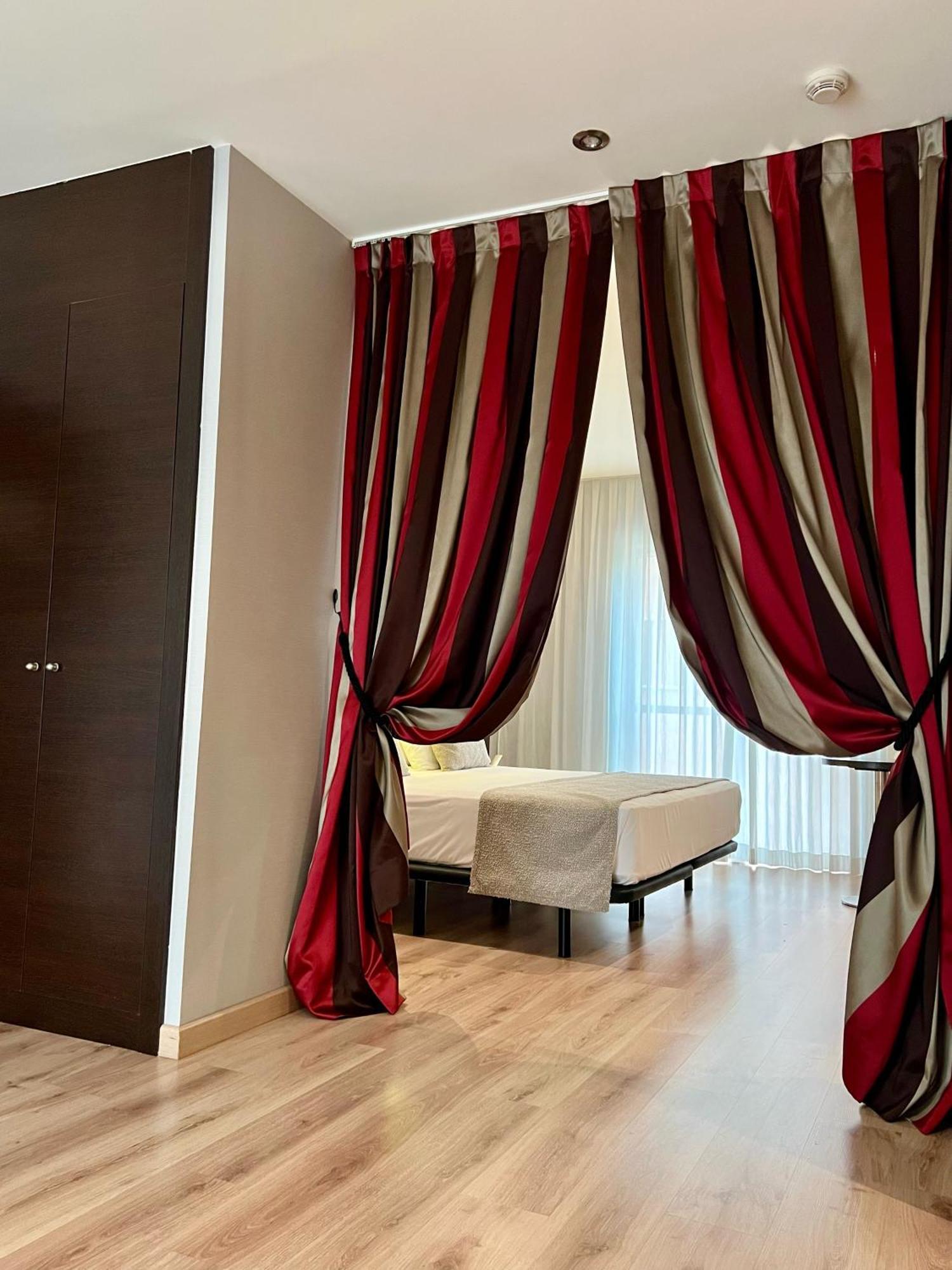 Tent Hotel 4*